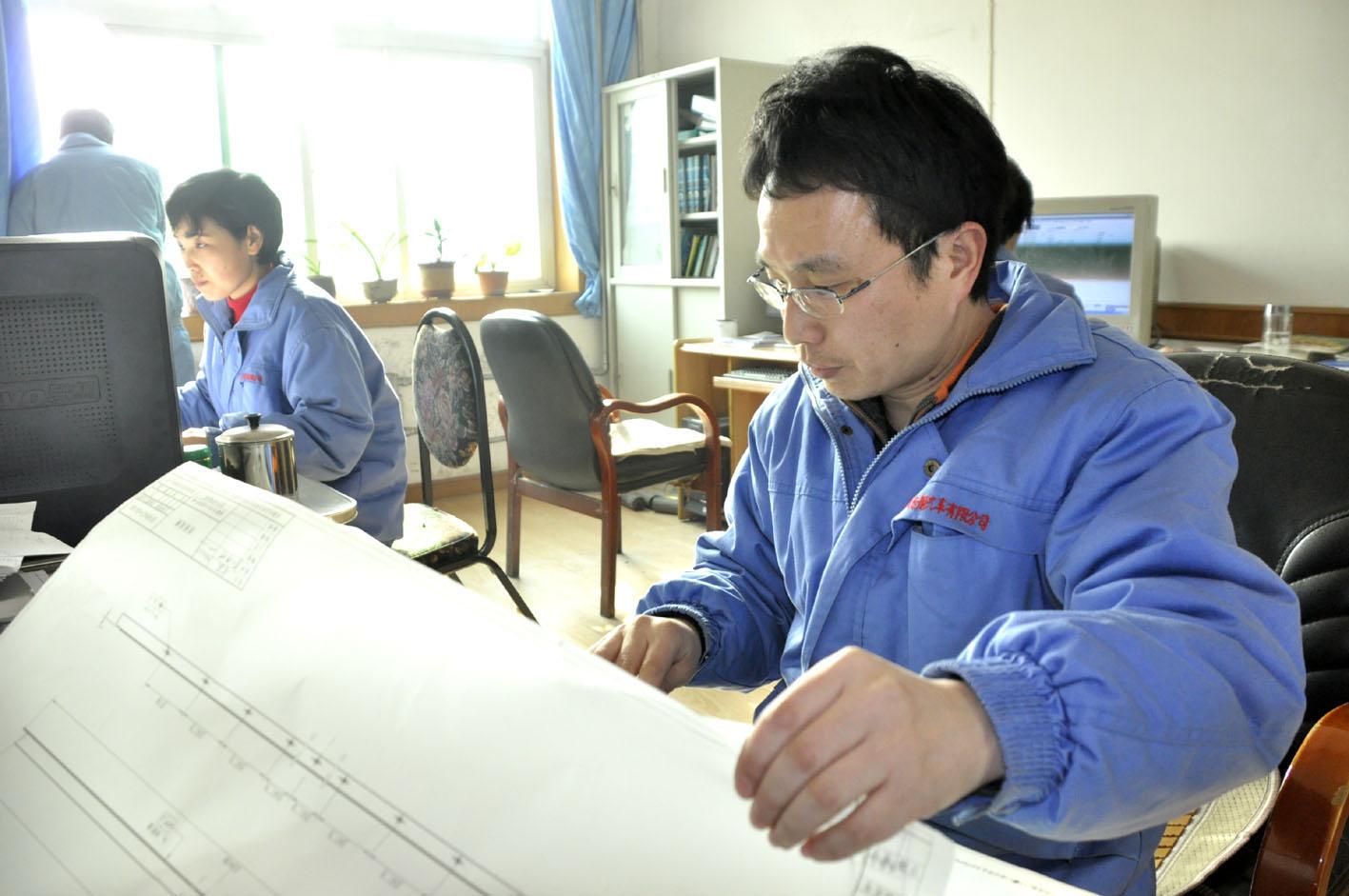 梧州職工：以勞模為榜樣，做好本職工作