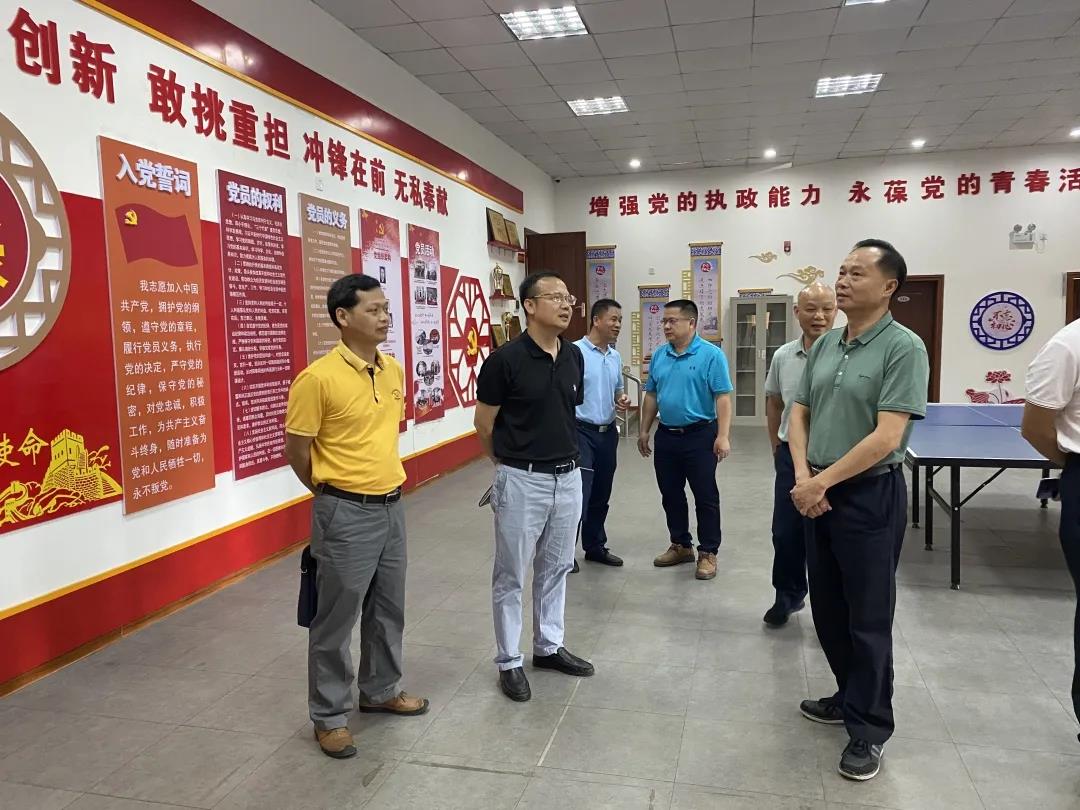 梧州市總工會(huì)領(lǐng)導(dǎo)到臨港經(jīng)濟(jì)區(qū)開展調(diào)研活動(dòng)