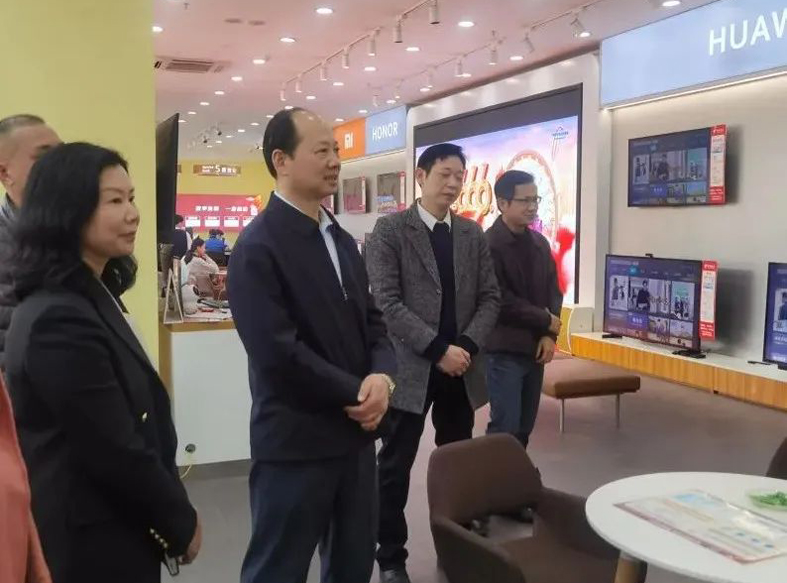 市總工會(huì)開展戶外勞動(dòng)者服務(wù)站點(diǎn)專項(xiàng)調(diào)研，全面推進(jìn)職工服務(wù)陣地建設(shè)工作