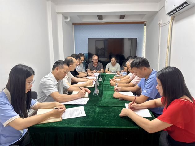 市總工會(huì)調(diào)研組到萬(wàn)秀區(qū)、長(zhǎng)洲總工會(huì)指導(dǎo)交流工會(huì)工作