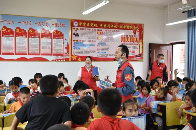 南方電網(wǎng)廣西新電力集團(tuán)梧州供電公司開展“安全用電進(jìn)校園”志愿服務(wù)活動(dòng)