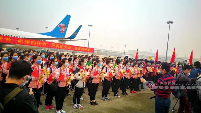 今天，梧州的英雄辭別黃鶴樓回家了