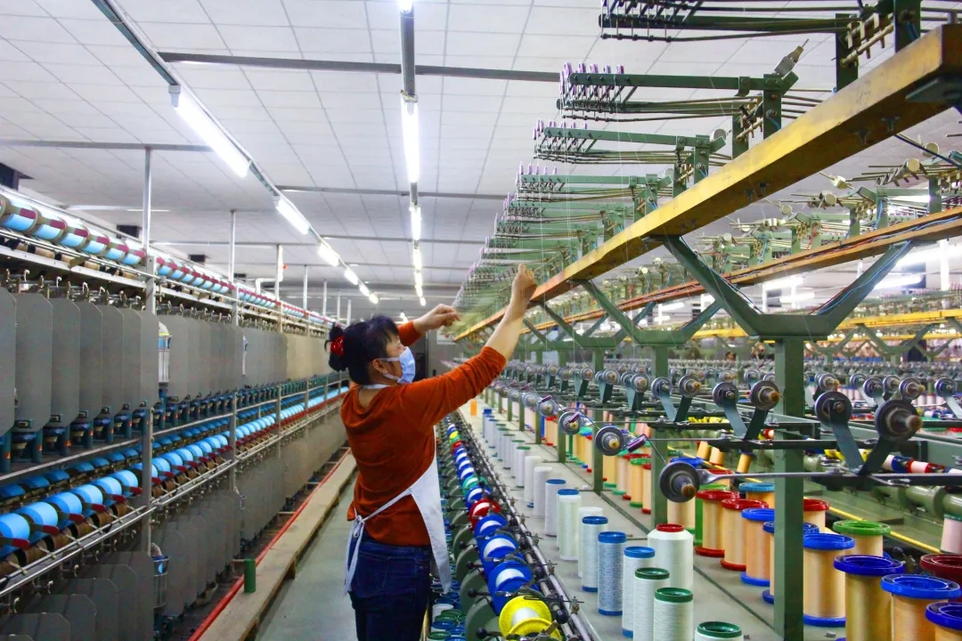 五豐絲綢有限公司工會助力復(fù)工復(fù)產(chǎn)實(shí)現(xiàn)產(chǎn)銷兩旺