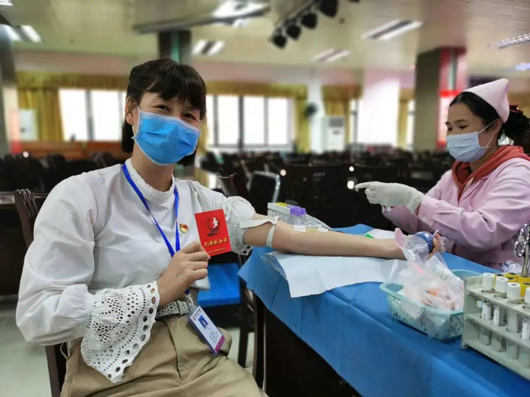 梧州市婦幼保健院工會(huì)無償獻(xiàn)血顯愛心