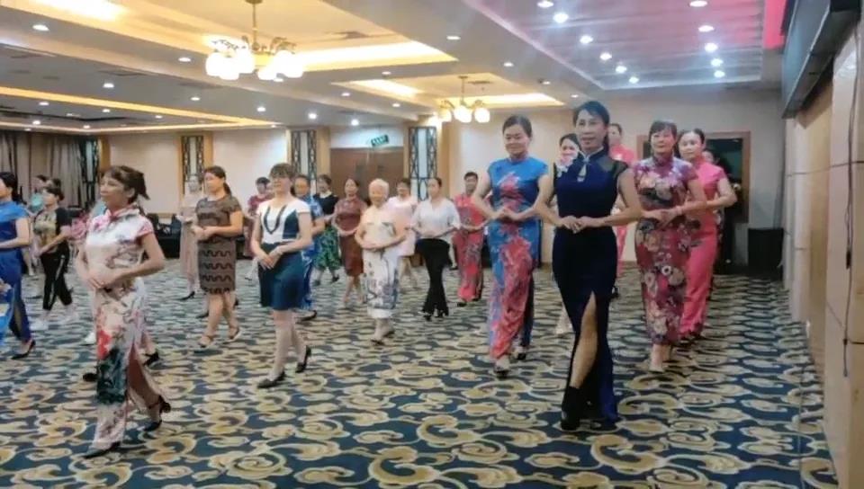 佛子礦工會(huì)開展“女子學(xué)堂”禮儀培訓(xùn)