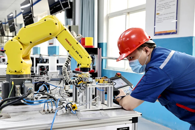 每人每年補(bǔ)貼標(biāo)準(zhǔn)5000元以上！我區(qū)全面推行企業(yè)新型學(xué)徒制