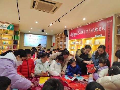 蒙山縣總工會(huì)開(kāi)展“歡樂(lè)鬧元宵·文化潤(rùn)童心”活動(dòng)