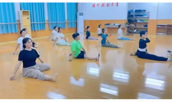 以文體活動傳家風聚親情丨長洲區(qū)總工會職工家庭公益培訓班受熱捧